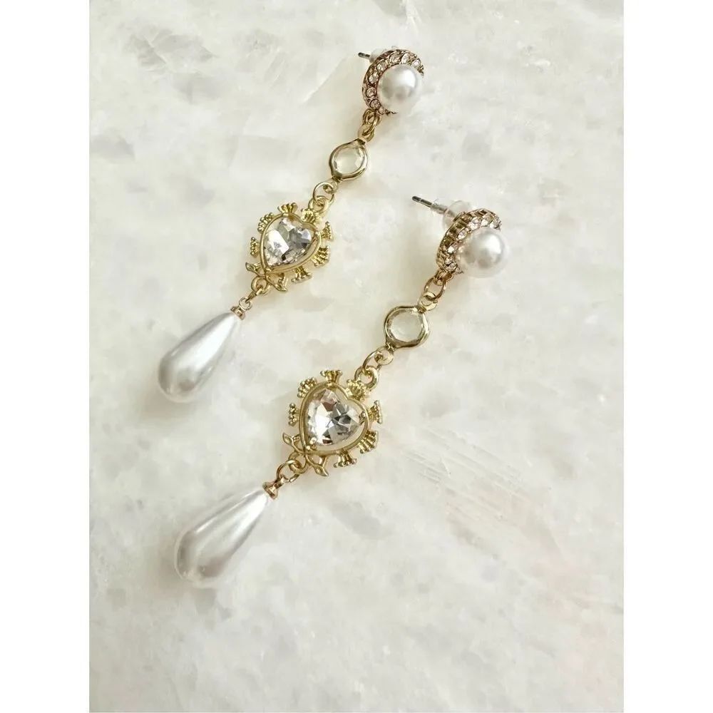 Diamond rhinestone heart and pearl drop earrings